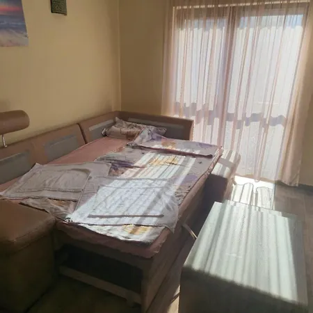 макси Διαμέρισμα